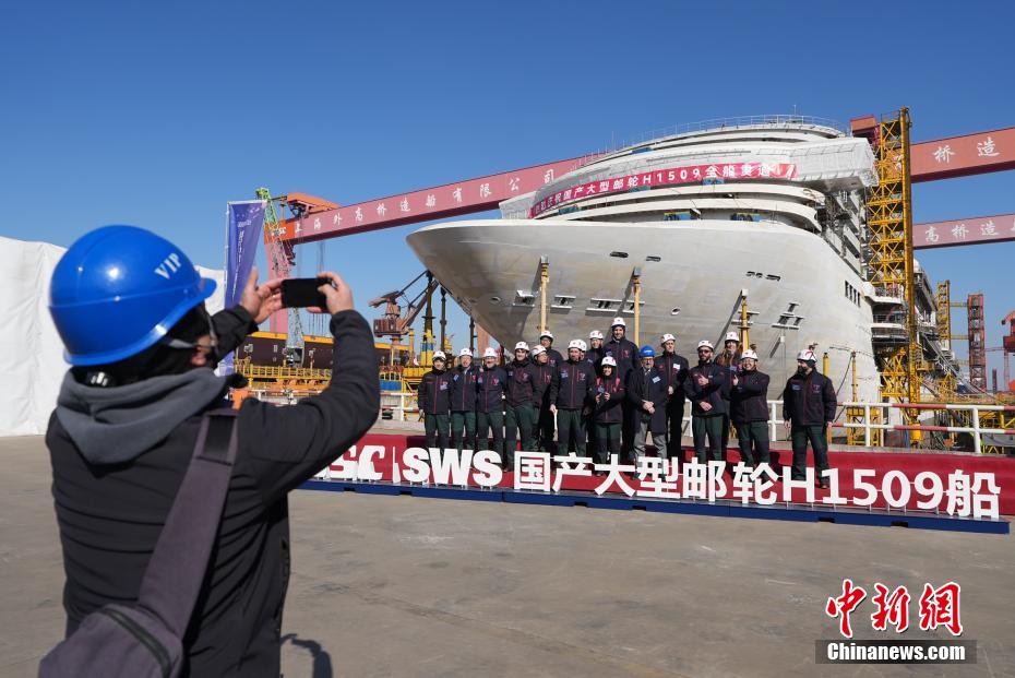 “尺码”加大 第二艘中国国产大型邮轮“爱达·花城号”全船贯通