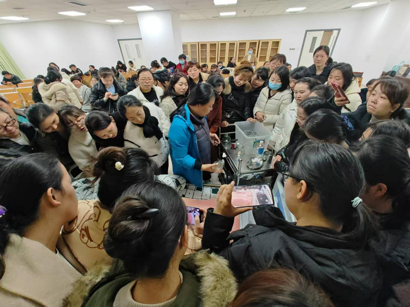 广东省中医院贵州医院开展中医适宜技术培训。